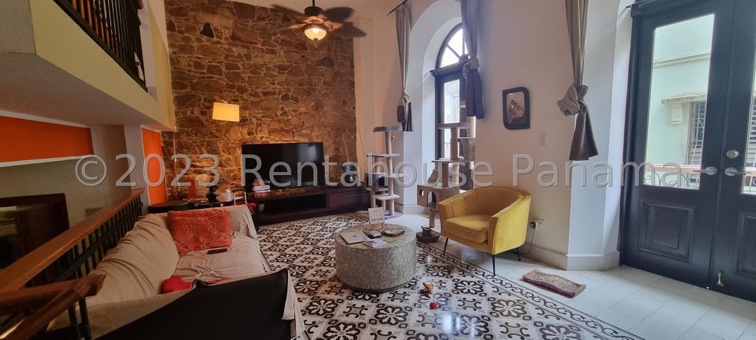 Stylish Loft Apartment for Rent in Casco Antiguo